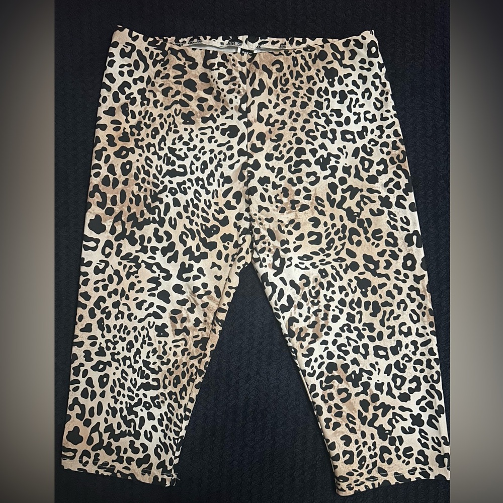 Bold Black and Brown Leopard Print Capris